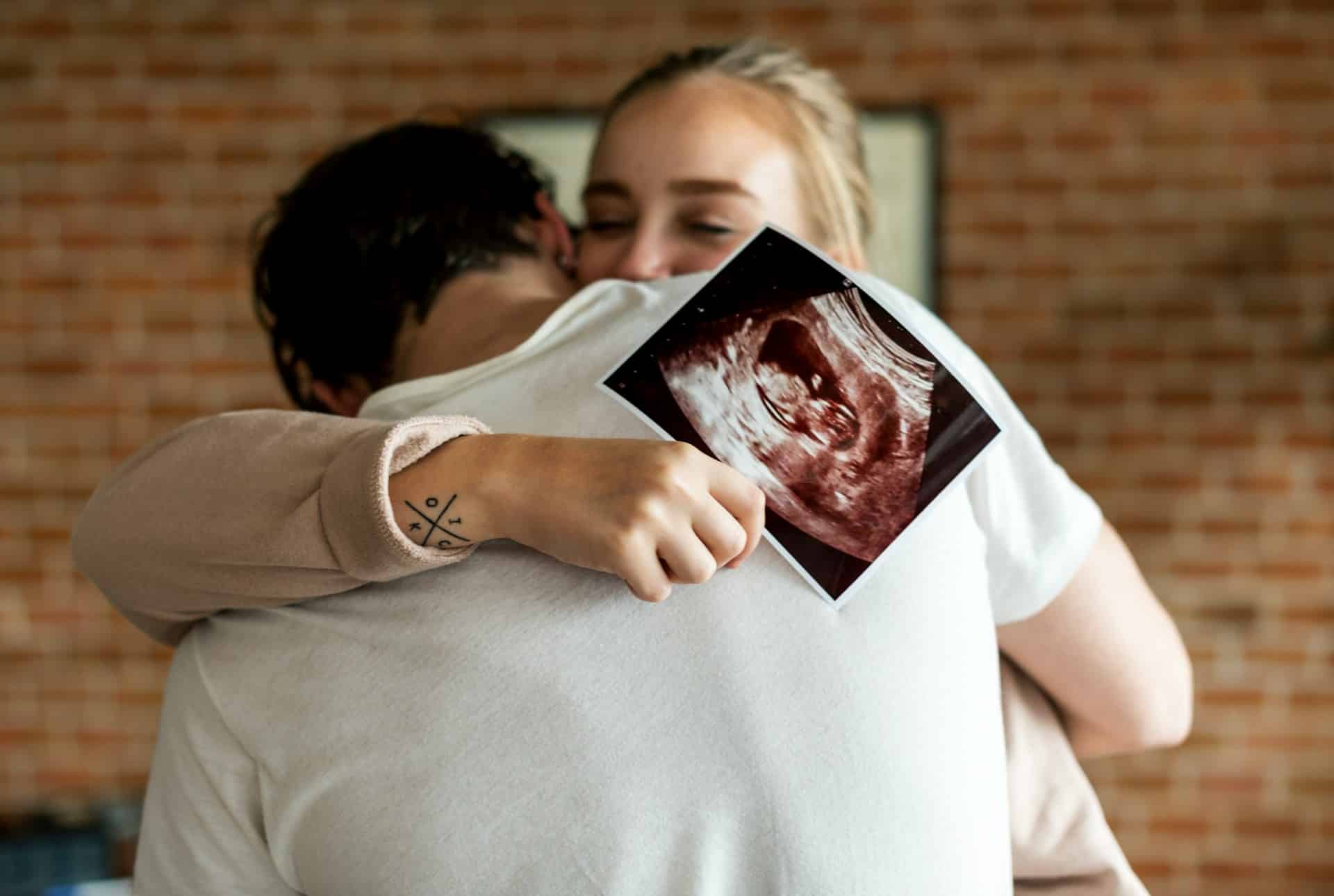 pregnant couple