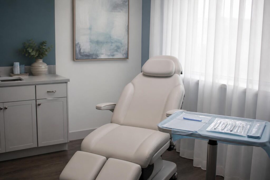 Illustration of an unoccupied medical examination room